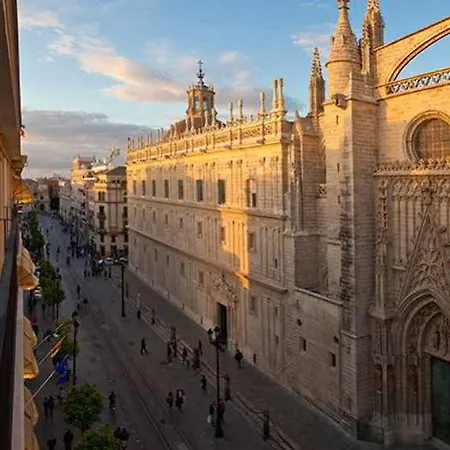 Puerta Catedral Appartamento Siviglia